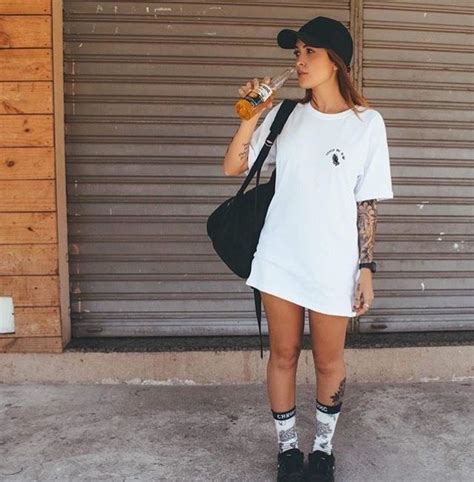 Pin De Streetwear Bg Em Girls Looks Com Camisetas Looks Casuais