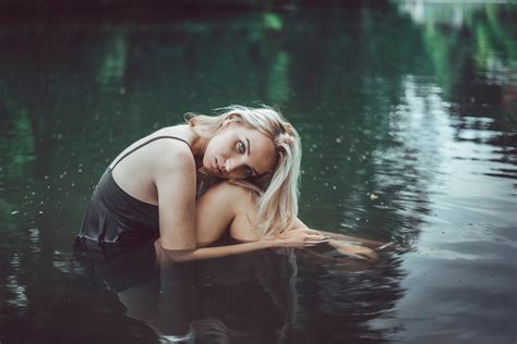 Wallpaper Sunlight Women Outdoors Model Blonde Water Photography Wet Emotion Person