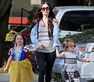 Megan Fox pasea a su hijo vestido de “Blancanieves” - Paraguay.com
