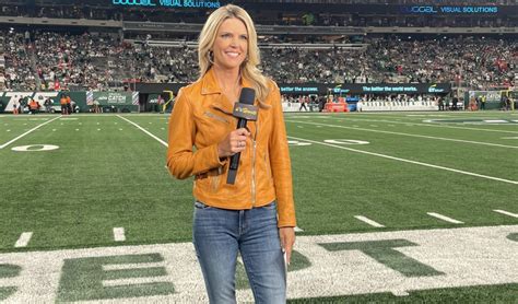 Sideline Reporter Melissa Stark Turning Heads On Sunday Night Football