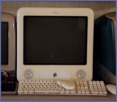 Unlike the imac g4, which tends to feature highly on lists of best designed macs of all time, the emac g4 is a heavy white lump of a machine, built around a 17 crt monitor. Apple eMac G4/700 - Tietokonemuseo