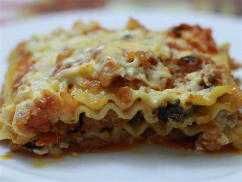 Best Classic Lasagna Recipe With Meat Papithas Kitchen