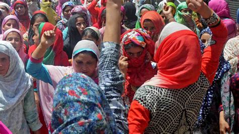 Now Kashmir Clerics Issue Bizarre Fatwa Against Muslim Women News
