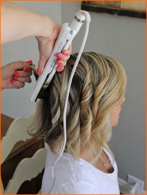 Beachy Waves With A Flat Iron How To Curl Your Hair Short Hair Waves