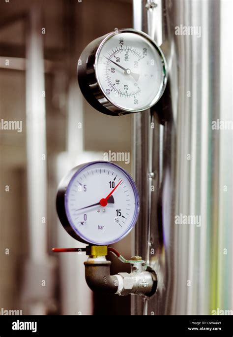 Pressure Temperature Gauge Hi Res Stock Photography And Images Alamy