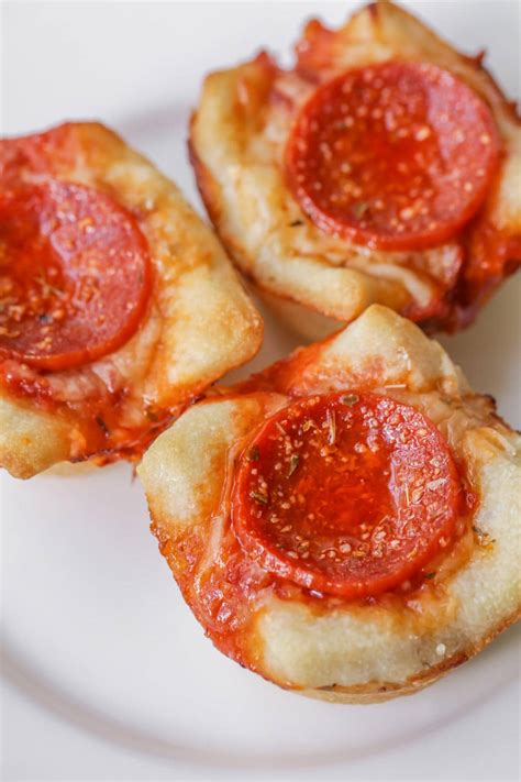 Mini Deep Dish Pizzas Easily Customizable Lil Luna