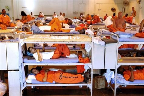 Us Prisons Overcrowding Pandemic Failures