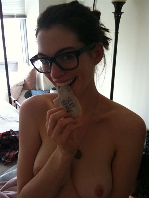 Anne Hathaway Nude Leaks Topless Sex Scenes Uncensored