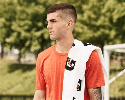 Pulisic GIFs - Find & Share on GIPHY