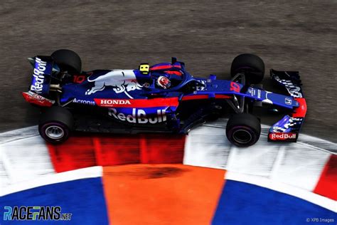 Pierre Gasly Toro Rosso Sochi Autodrom 2018 · Racefans