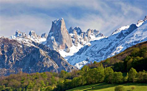 Parque Nacional De Picos De Europa Asturias Cantabria Y Castilla Y
