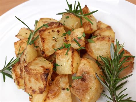 Cookingaround Rosemary Roasted Potatoes Recipe