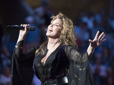 Shania Twain Defends New Look Bold Outfits At Cmt Awards Life Is Too