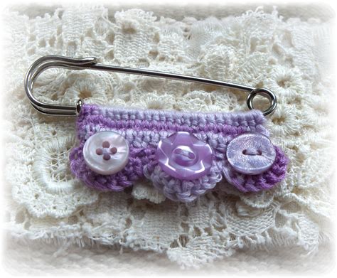 pin by susie cross on yarn inspirations crochet brooch crochet crochet accessories