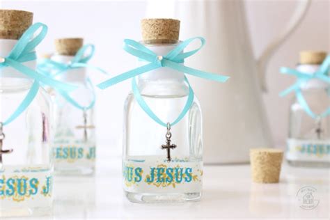 Diy edible water bottle you can eat!!!!! DIY Holy Water Favors for First Communion • Neat House. Sweet Home®