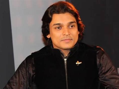 Rahul's wife deepa remarked that though she has respect for the #metoo movement, such fabricated complaints would ruin its credibility. TV Personality Rahul Easwar Roughed Up By Students In ...