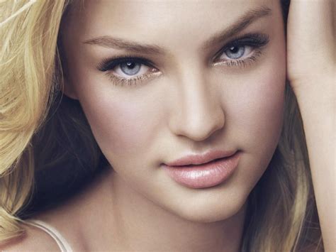 Candice Swanepoel South African Model Girl Wallpaper 021 1400x1050