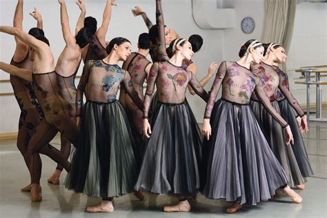Dior y Maria Grazia Chiuri diseñan el vestuario del ballet Nuit Blanche Vogue España