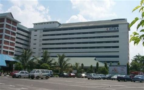 Besar tengku ampuan rahimah hastanesi , klang), klang genel hastanesi veya klang gh , klang kraliyet kasabasının güneyinde yer alan 1094 yataklı bir üçüncü derece devlet hastanesidir. Hospital Tengku Ampuan Afzan, Hospital in Kuantan