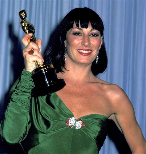 Anjelica Huston Says Oprah Winfrey Wont Talk To Me Since Oscar Win