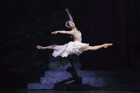 akane takada as nikiya in la bayadère the royal ballet — photos — royal opera house