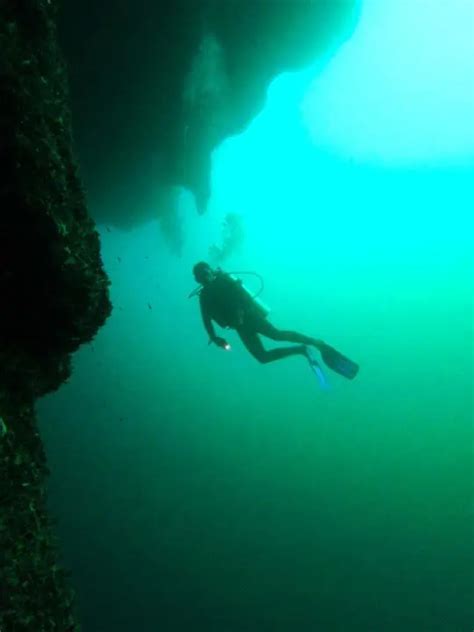 What Its Really Like To Dive The Great Blue Hole Belize Adventure
