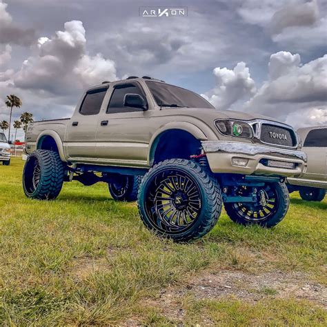 Top 96 About Custom Lifted Toyota Tacoma Unmissable Indaotaonec