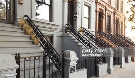 Harlem Brownstones Photos And Premium High Res Pictures Getty Images