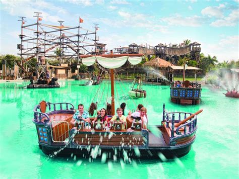 Top gold coast theme parks: Sea World Gold Coast Theme Park