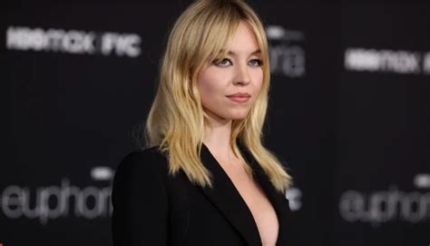 Sydney Sweeney Blasts Critics For Making Her Mom S Hoedown Themed Birthday Party A Political