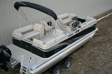 New Two Tube 20 Ft Pontoon Boat With 60 Hp And Trailer 2021 For Sale