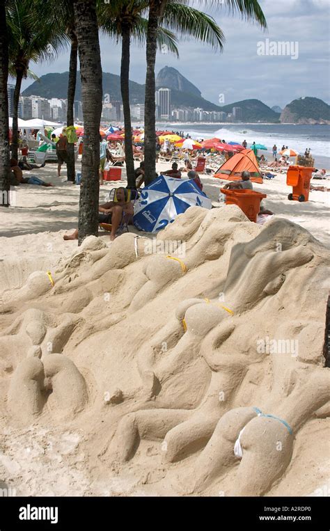 bikinis copacabana brazil beach banque de photographies et d images à haute résolution alamy