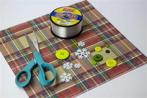 Cute As A Button Christmas Tree Ornaments Craft Beginner Sewing Projects