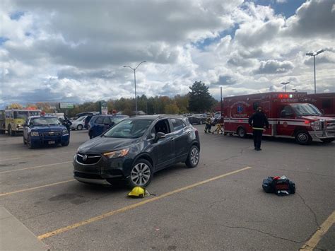 Car Crashes Into Gordon Foods Injuries Reported News Sports Jobs The Alpena News