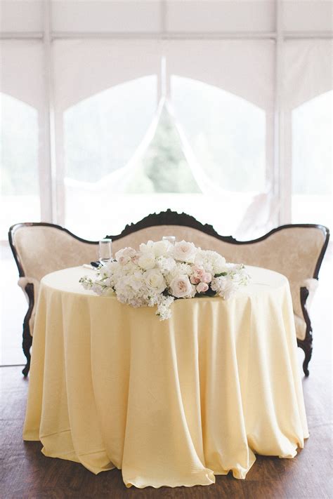Sweetheart Table With Settee Elizabeth Anne Designs The Wedding Blog