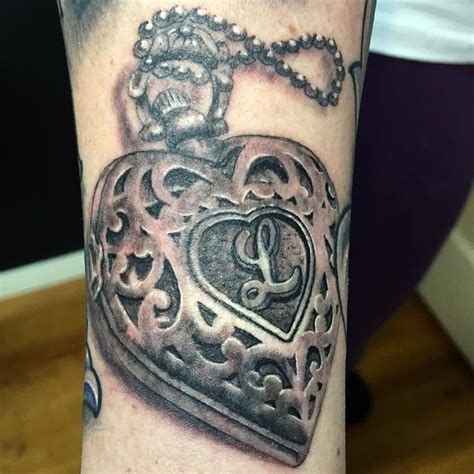20 Heart Shaped Locket Tattoos Heart Tattoo Trendy Tattoos Locket