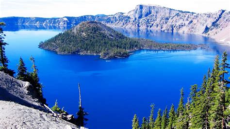Crater Lake A Lake In Oregon Travelling Moods