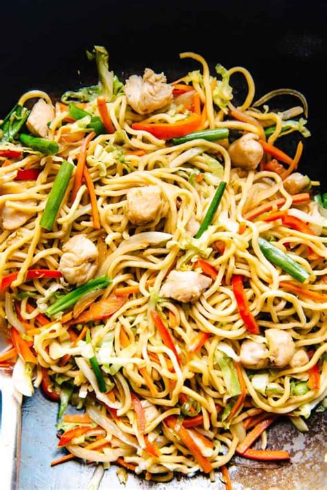 The Easiest Chicken Chow Mein 雞肉炒麵 Minutes Healthy Nibbles by Lisa Lin