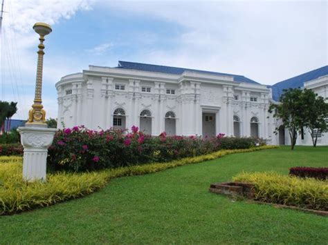 .of johor sultan ibrahim sultan iskandar will go on display at the mersing museum in johor. Istana Besar - Royal Palace - Johor Bahru | TravelMalaysia