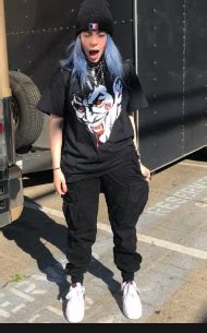 Billie eilish likes when her outfits make 'heads look up. Top 10 Best Billie Eilish Outfits