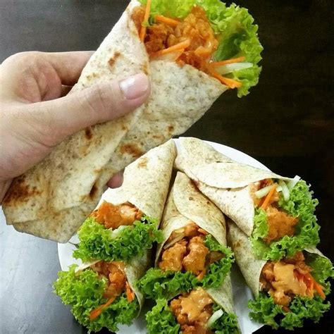 Nah,kali ini tokopedia akan memberikan resep salad buah dan sayur sehat dengan bahan sederhana yang bisa kamu coba! Resepi Chicken Wrap ala-ala KFC - M9 Daily - Resepi Viral ...