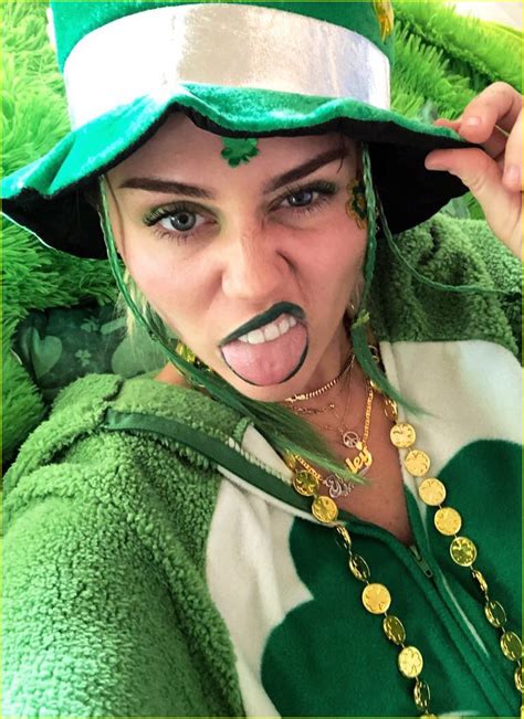Photo Miley Cyrus Celebrates St Patricks Day With Dfestive Outfit 03