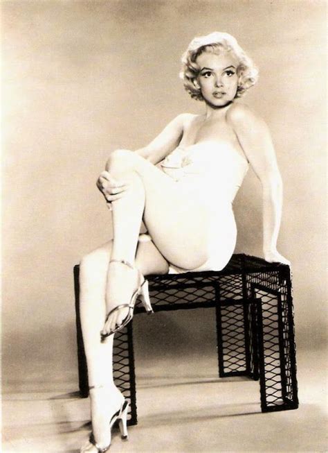 Retro Marilyn Monroe In Swimsuit 112 Marilyn Monroe Photos
