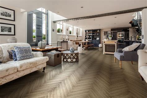 Reclaimed Oak Herringbone Flooring Luvanto