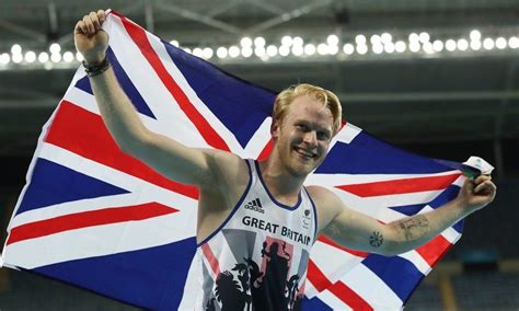 Athletics Weekly Jonnie Peacock Retains Title As Gb