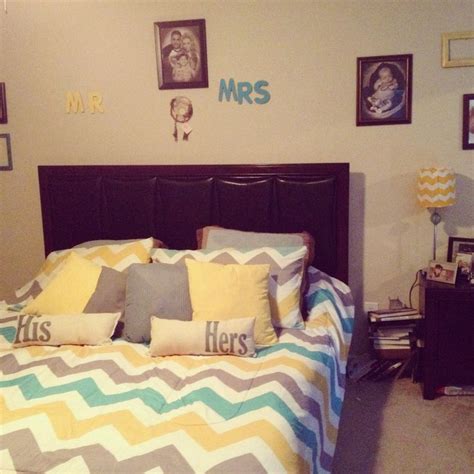 Get inspired to use yellow in your bedrooms with these 9 fabulous rooms that utilize yellow as a michelle ullman has written hundreds of articles on home decor since 2011. Yellow and Gray Bedroom Decor - Neutral Meets Cheerful ...