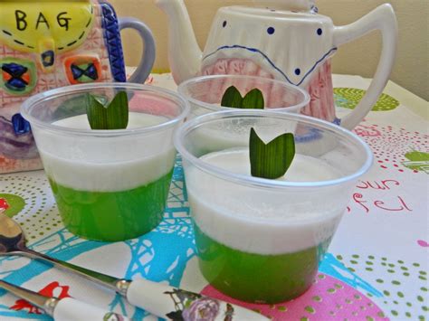 Biasanya, ia dijual dalam bentuk kotak kecil yang diperbuat dari daun pisang. Taste of Love: Tepung Pelita