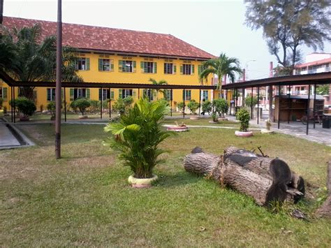 Get the directions from other places to jabatan imigresen malaysia (pejabat imigresen pelabuhan klang selatan) by simply put the location name in the from field. Islam itu Indah. Iman itu nikmat Allah. Cinta itu kurniaan ...