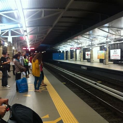 Star lrt station hang tuah. RapidKL Hang Tuah (ST3) LRT Station - Cheras - Kuala ...