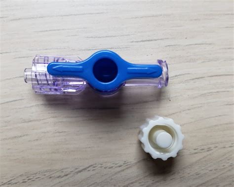 two way shut off valve polycarbonate with luer lock and stopcock